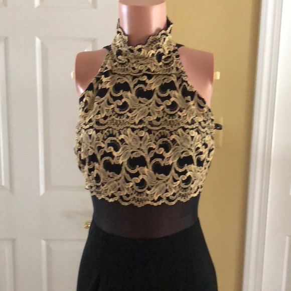 🌺 HOST PICK🌺 Halter Jumpsuit/Sheer Waistline. - Picture 2 of 6